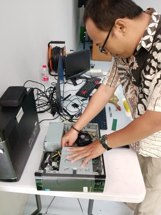 Perawatan Peralatan Pengujian Virtual Reality